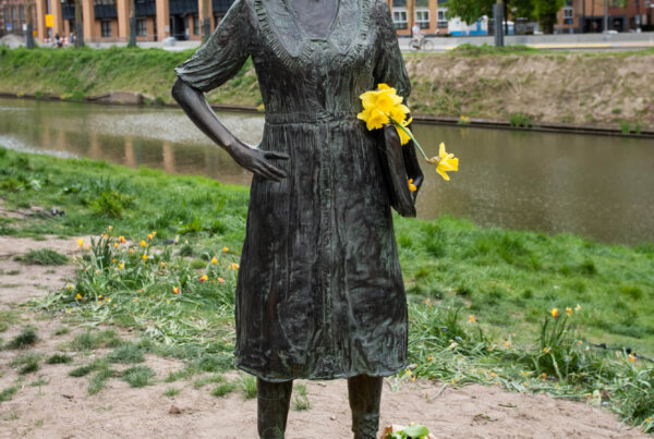 Bronzen beeld in de openbare ruimte voor de Gemeente Utrecht / Bronze sculpture in public space for the City of Utrecht, 2022