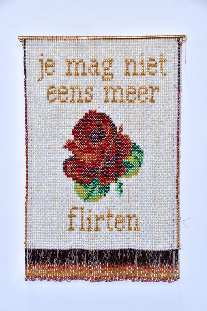 Small tapestry made out of glass beads. Size approx. 29,5x25,5cm. Handwoven. 2023